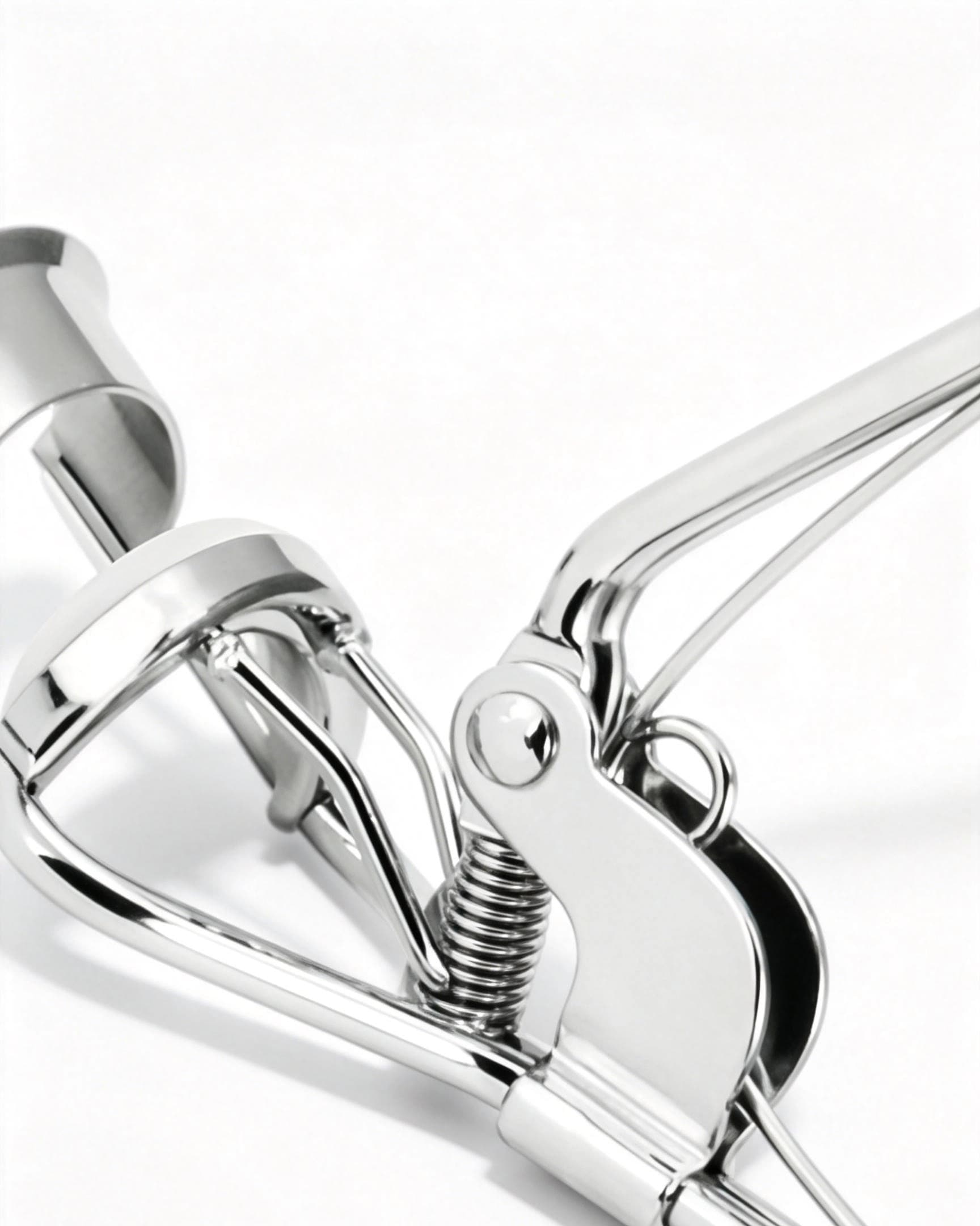 Plastic Handle Eyelash Curler - Wide-Angle Curling Head