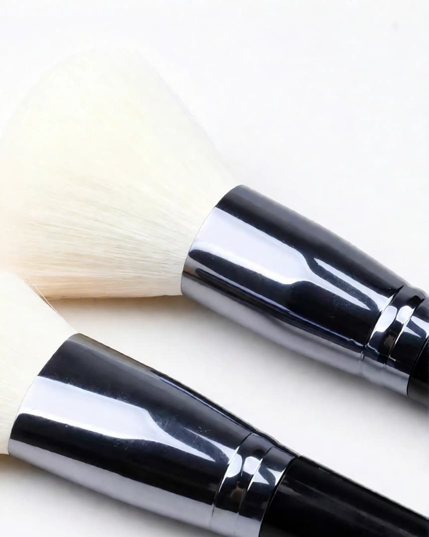Silver-tone aluminum ferrules on B17 makeup brushes